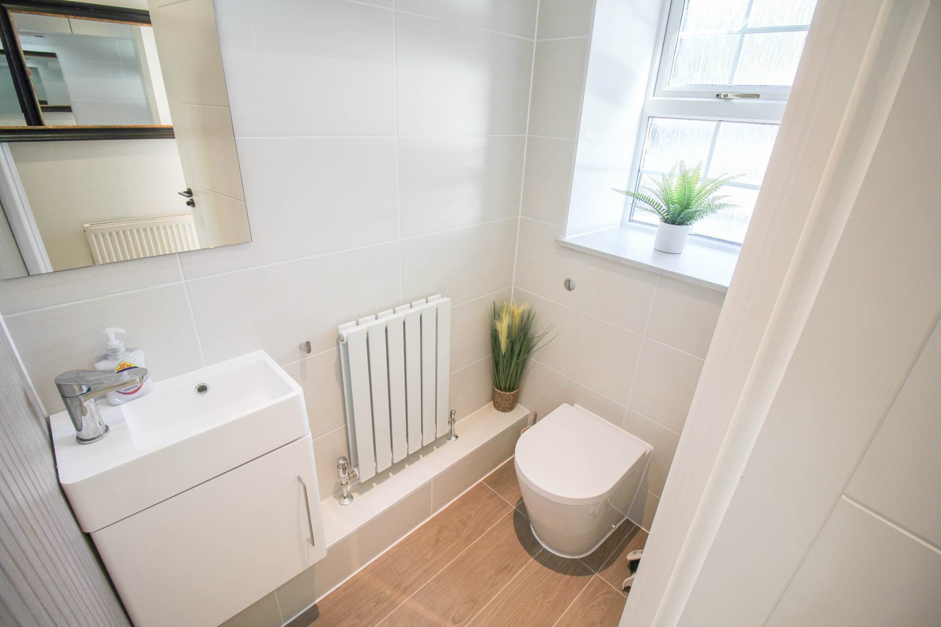 Hill Road**Beautifully Presented**Superb Location**4 Bedrooms**En-Suite Shower**, Image 4