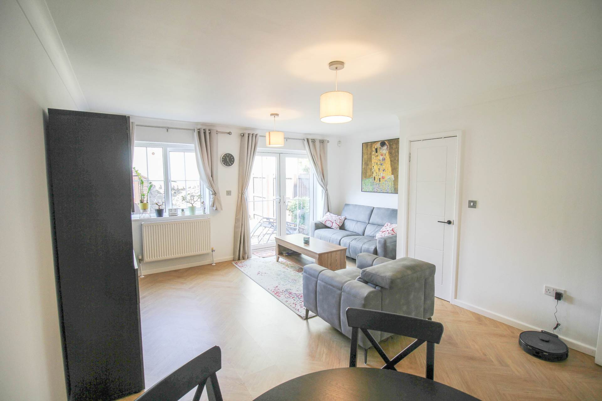 Hill Road**Beautifully Presented**Superb Location**4 Bedrooms**En-Suite Shower**, Image 6