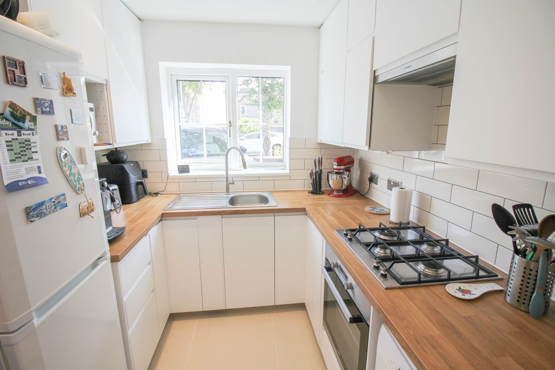 Hill Road**Beautifully Presented**Superb Location**4 Bedrooms**En-Suite Shower**, Image 9