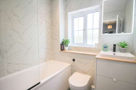 Hill Road**Beautifully Presented**Superb Location**4 Bedrooms**En-Suite Shower**, Image 14