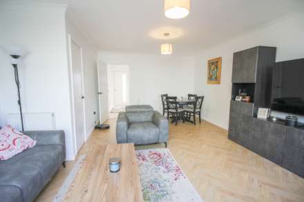 Hill Road**Beautifully Presented**Superb Location**4 Bedrooms**En-Suite Shower**, Image 7
