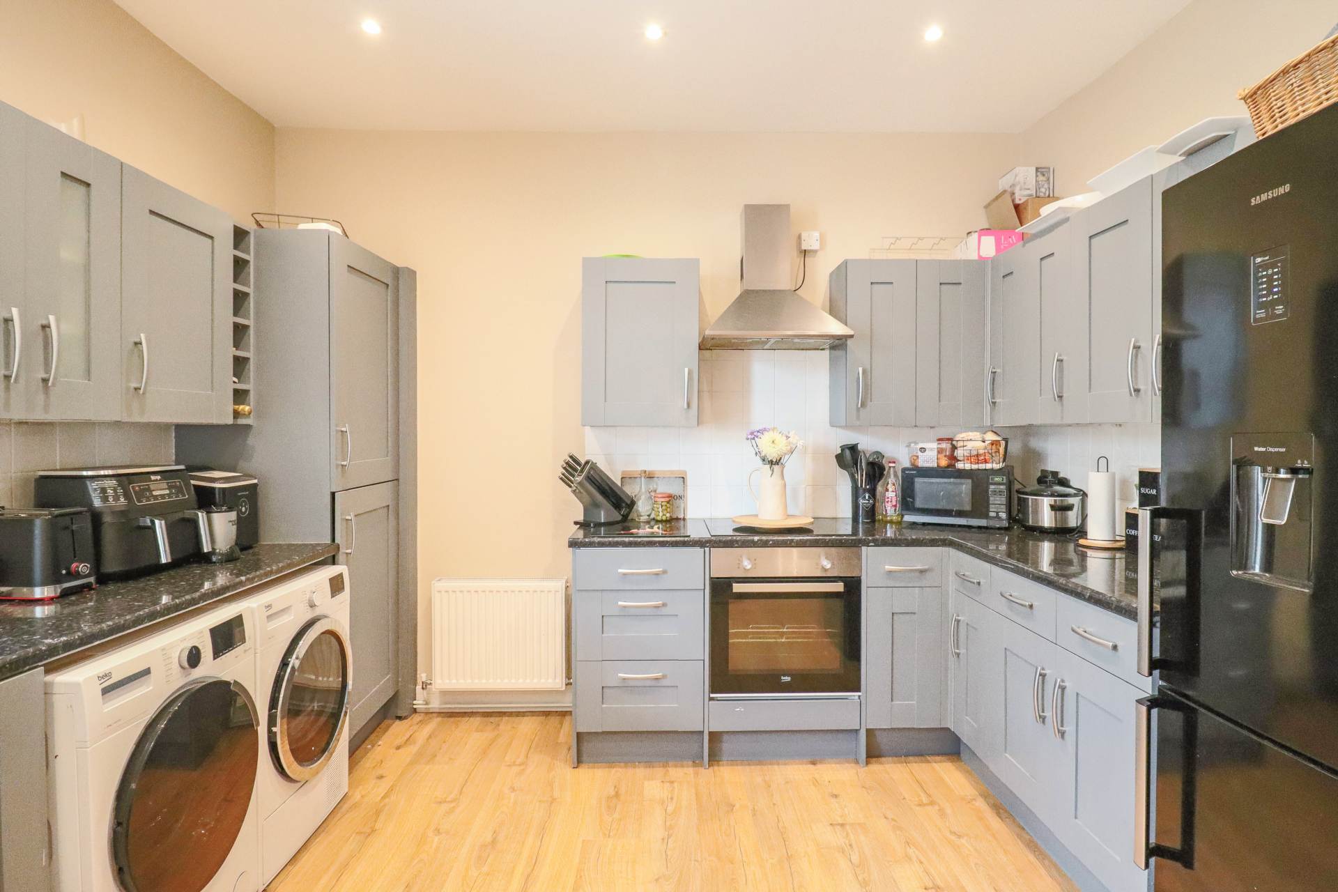 Southside, Hillside - Restored Victorian Flat With Views, Image 14