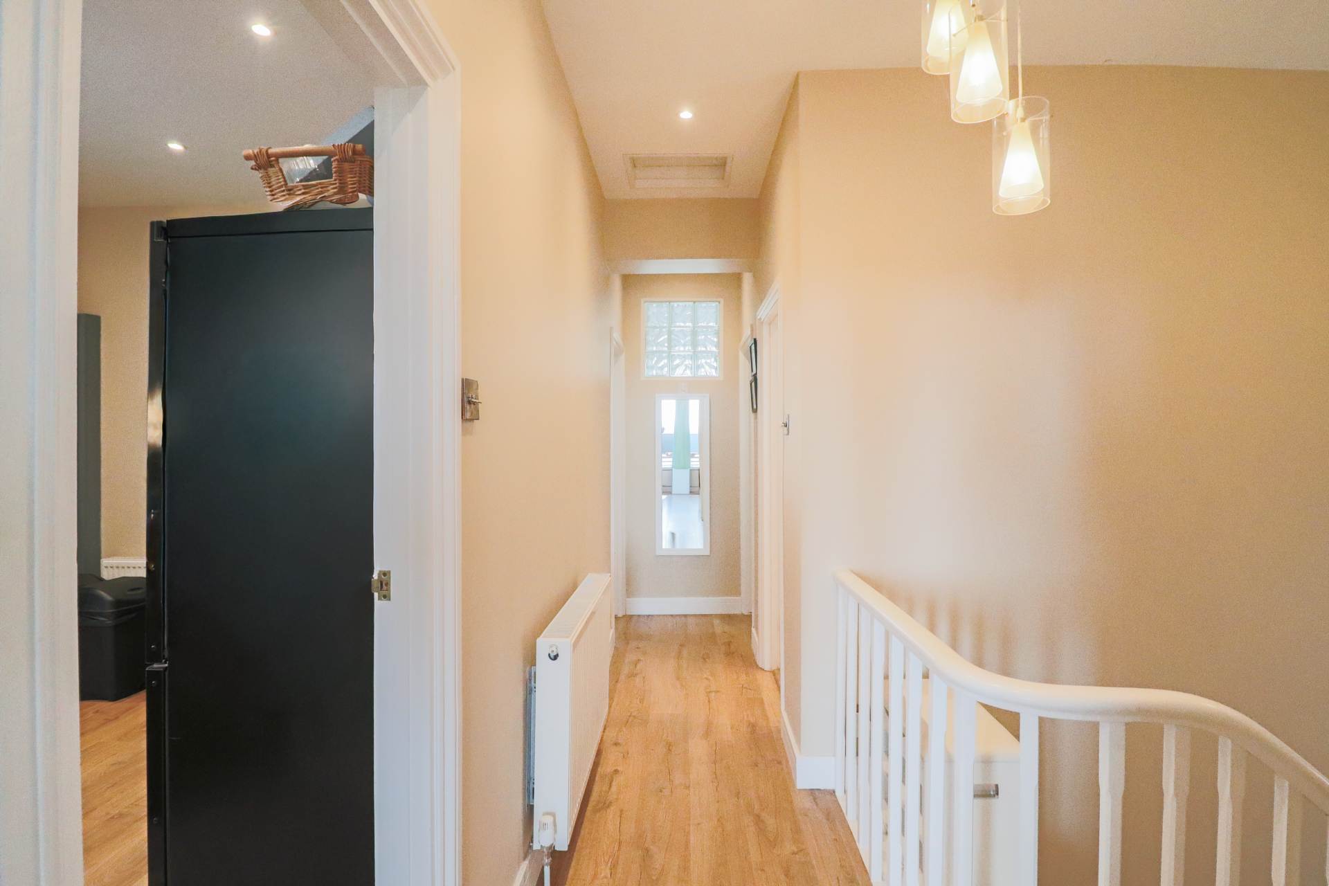 Southside, Hillside - Restored Victorian Flat With Views, Image 16