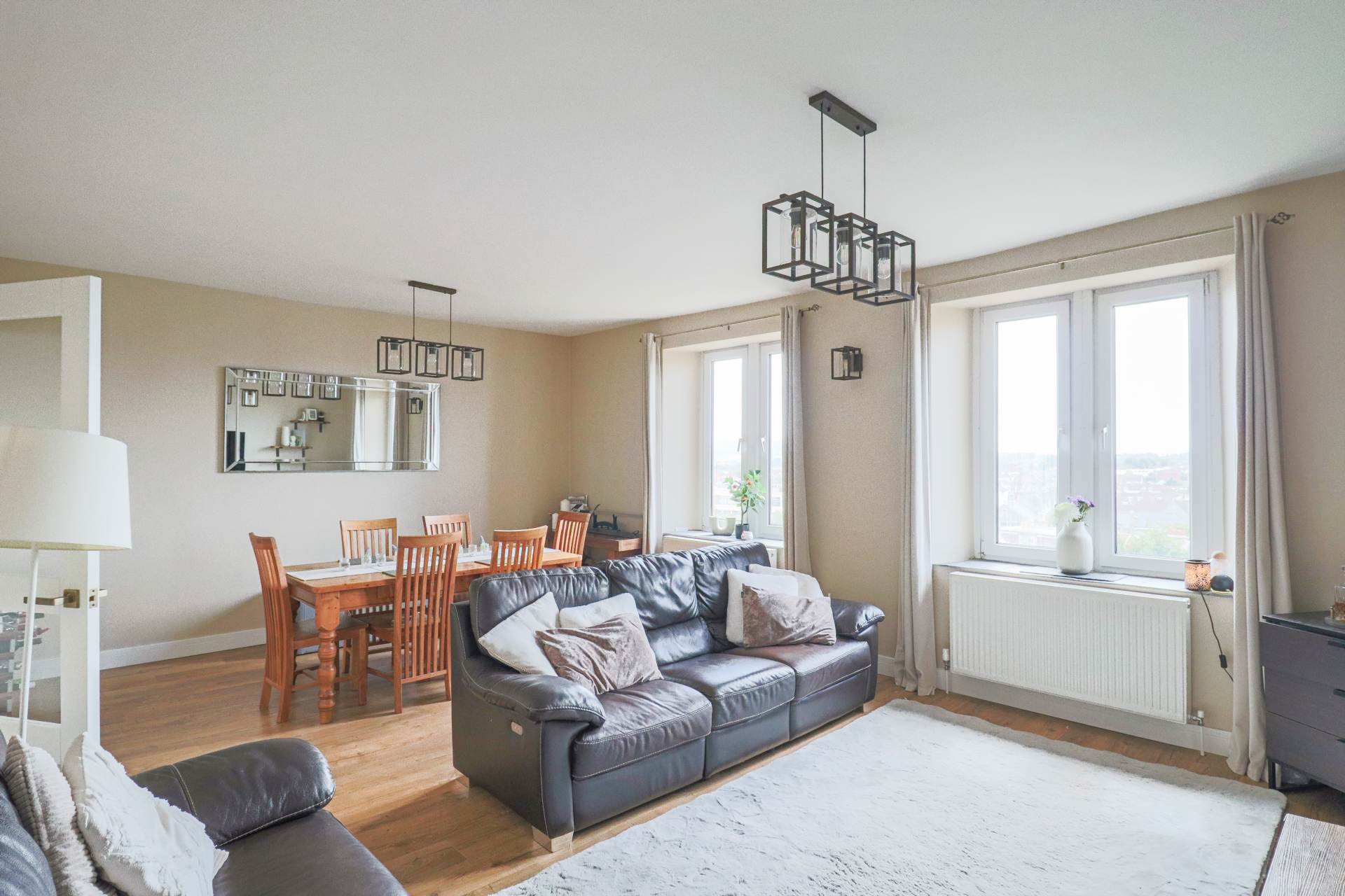 Southside, Hillside - Restored Victorian Flat With Views, Image 3