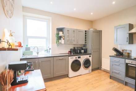 Southside, Hillside - Restored Victorian Flat With Views, Image 13
