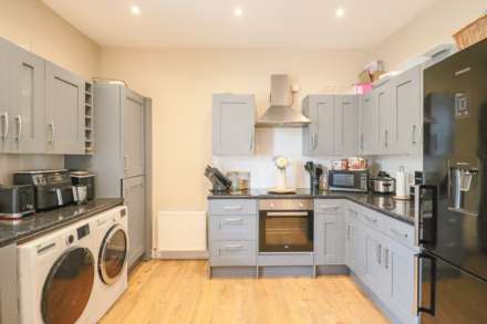 Southside, Hillside - Restored Victorian Flat With Views, Image 14