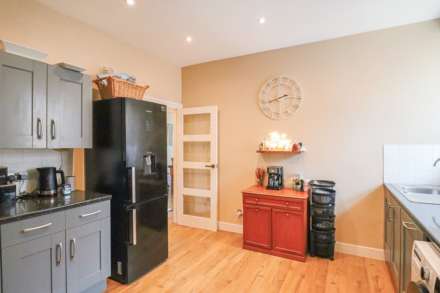 Southside, Hillside - Restored Victorian Flat With Views, Image 15