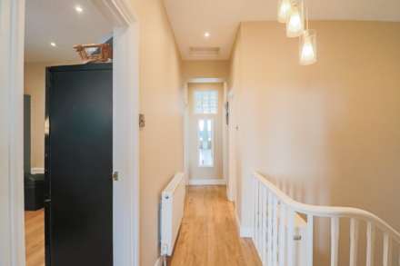 Southside, Hillside - Restored Victorian Flat With Views, Image 16