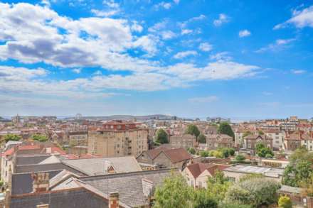 Southside, Hillside - Restored Victorian Flat With Views, Image 5