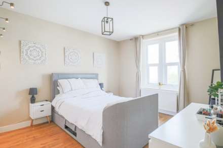 Southside, Hillside - Restored Victorian Flat With Views, Image 9