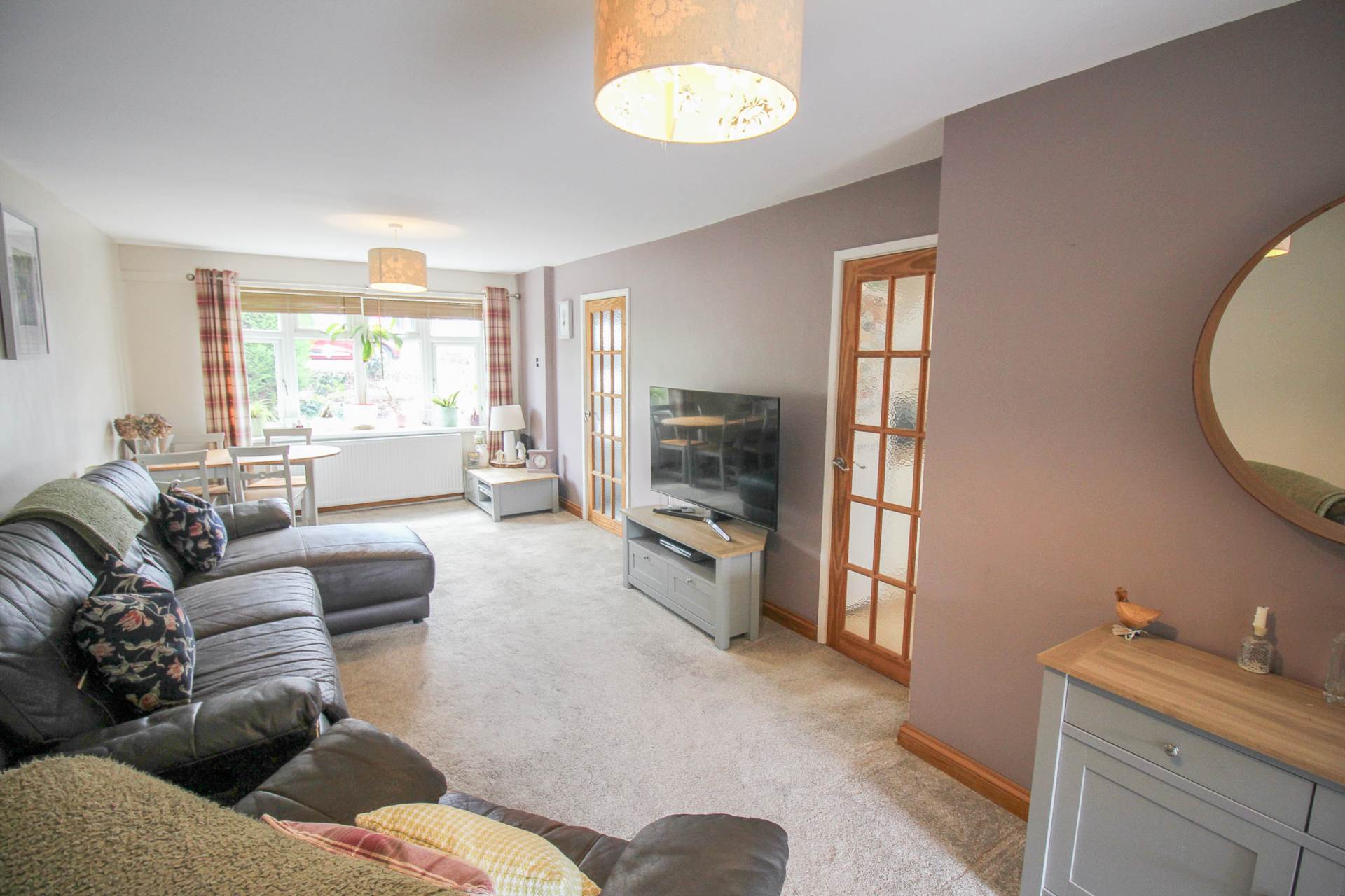 Hutton**Extended**Beautifully Presented**3 Bedrooms**, Image 3