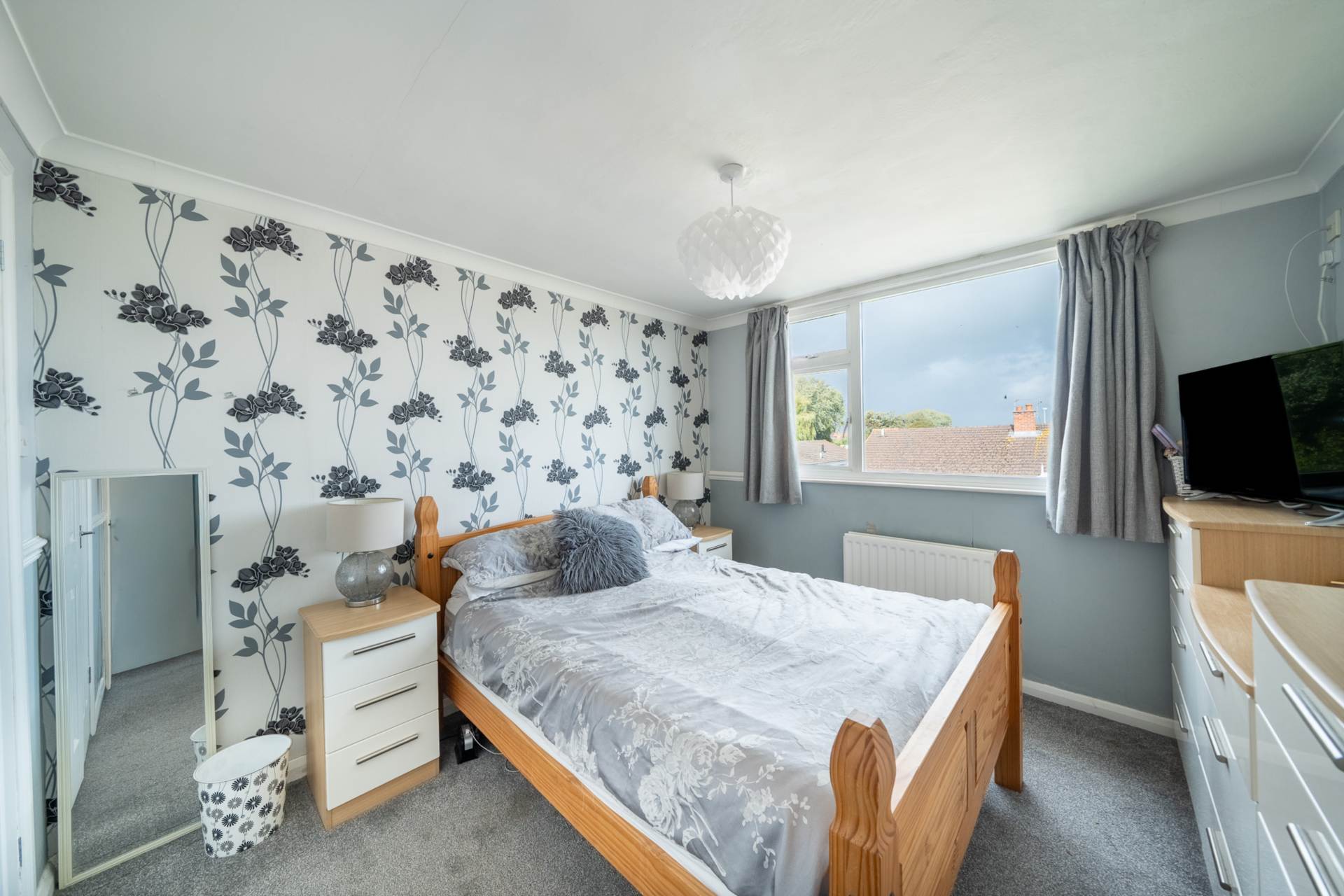 Worle**Extended**Beautifully Presented**3-4 Bedrooms**, Image 13