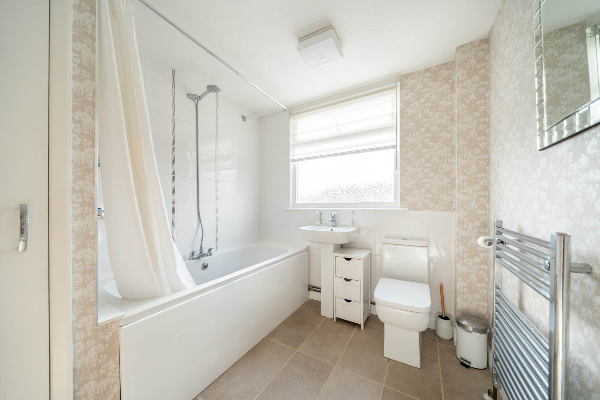 Worle**Extended**Beautifully Presented**3-4 Bedrooms**, Image 18