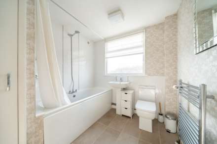 Worle**Extended**Beautifully Presented**3-4 Bedrooms**, Image 18