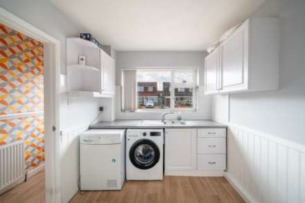 Worle**Extended**Beautifully Presented**3-4 Bedrooms**, Image 8