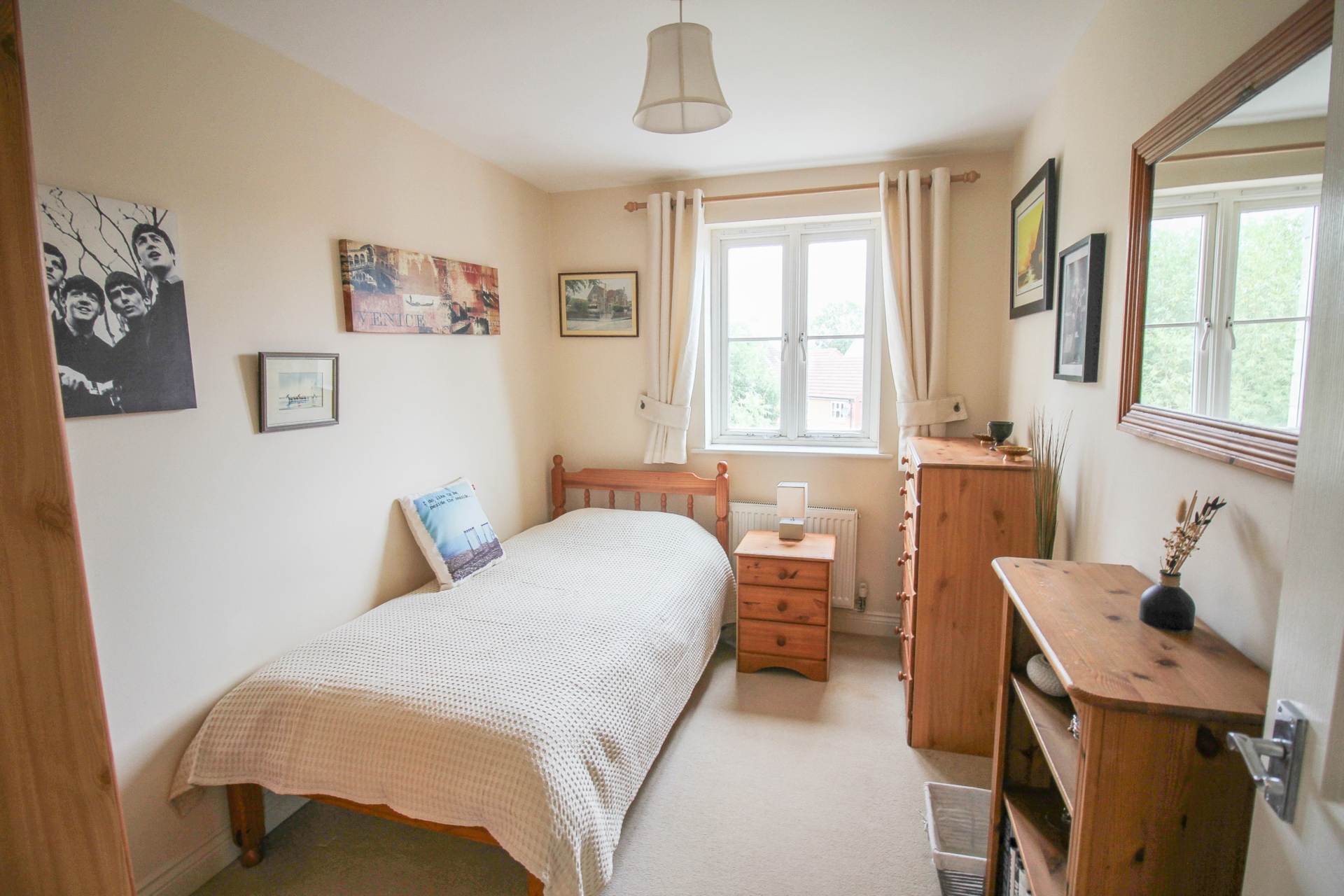Weston Village**2 Bedrooms**South Facing Balcony**Open Plan Living Area**, Image 10