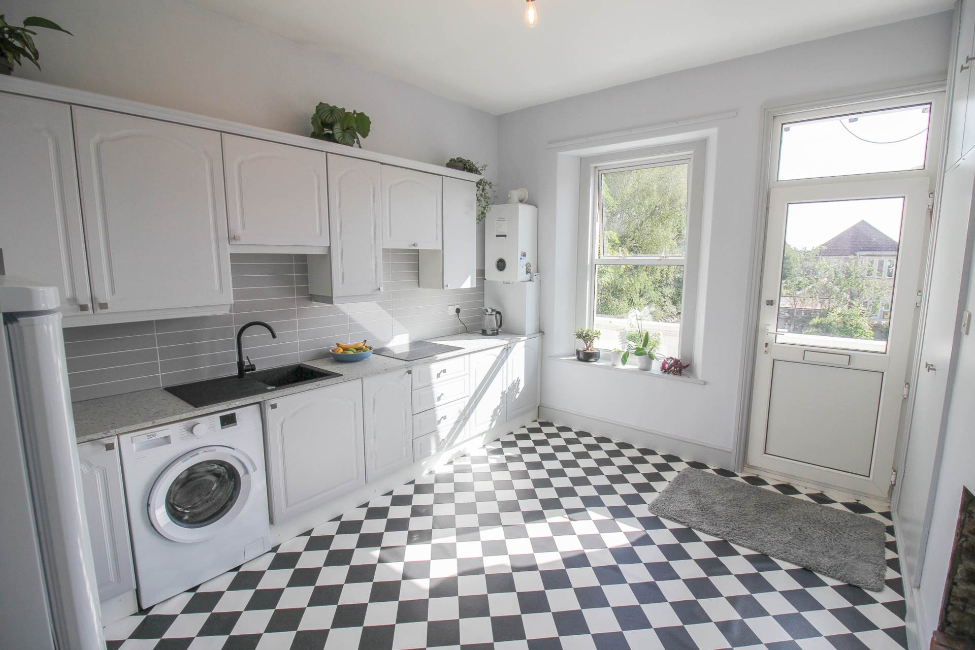 Clarence Road East**Beautifully Presented**Light & Spacious**Garage & Garden**, Image 5