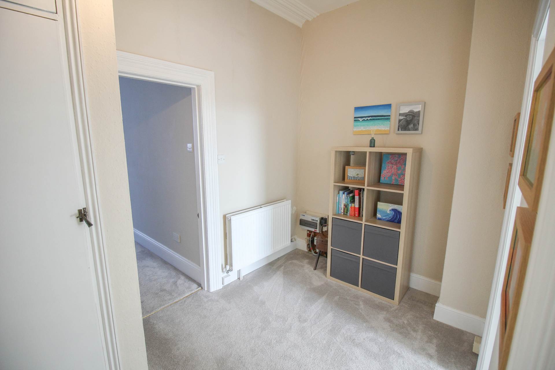 Clarence Road East**Beautifully Presented**Light & Spacious**Garage & Garden**, Image 8