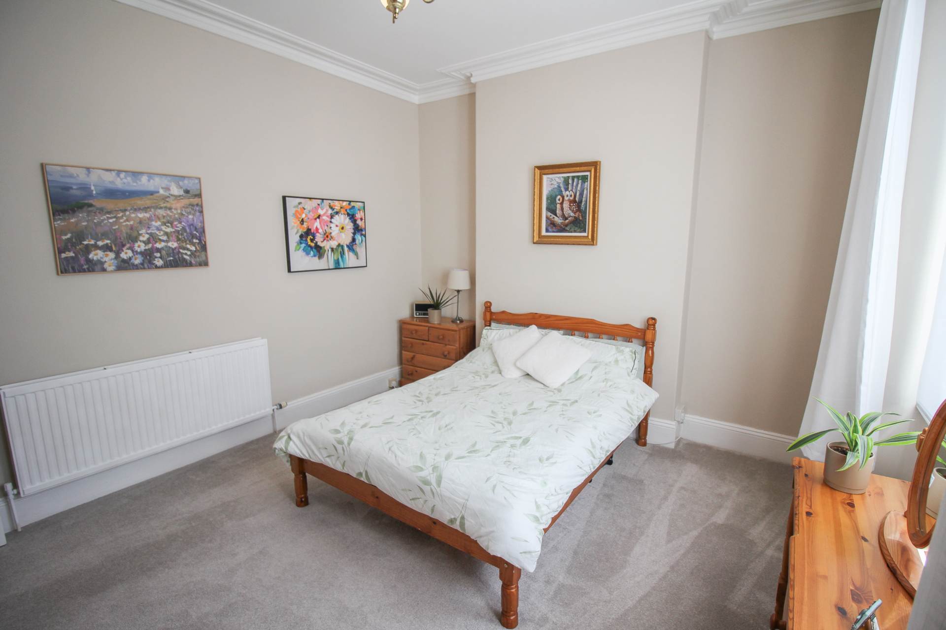 Clarence Road East**Beautifully Presented**Light & Spacious**Garage & Garden**, Image 9