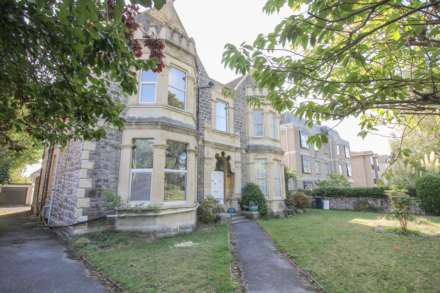 Clarence Road East**Beautifully Presented**Light & Spacious**Garage & Garden**, Image 1