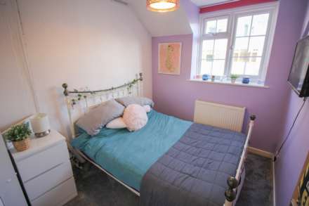 Severn Road**Detached Period Cottage**2 Minutes to Beach**, Image 12