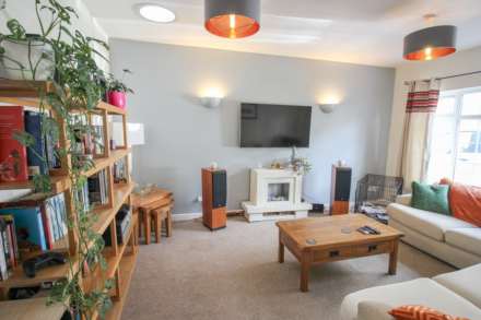 Severn Road**Detached Period Cottage**2 Minutes to Beach**, Image 3