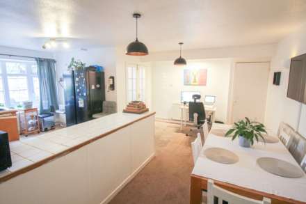 Severn Road**Detached Period Cottage**2 Minutes to Beach**, Image 6