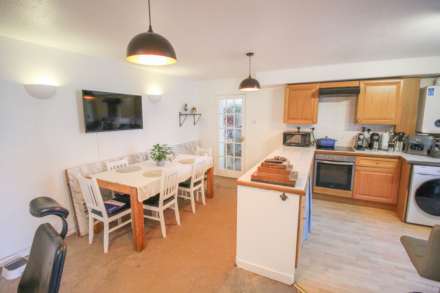 Severn Road**Detached Period Cottage**2 Minutes to Beach**, Image 8