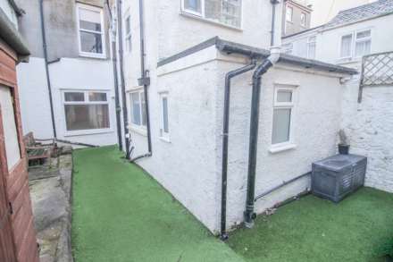 **Central Location**Close to Sea Front**Large Courtyard Garden**Two Bedrooms**, Image 11