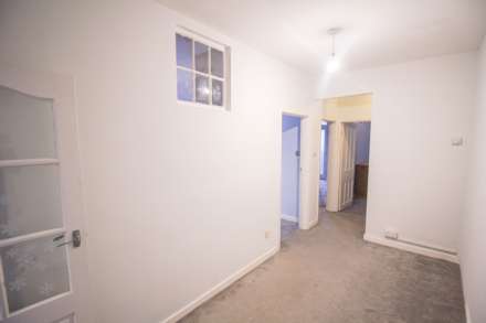 **Central Location**Close to Sea Front**Large Courtyard Garden**Two Bedrooms**, Image 7