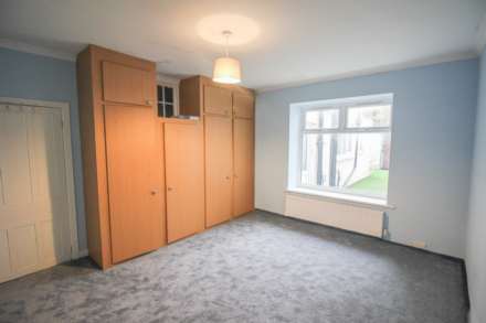 **Central Location**Close to Sea Front**Large Courtyard Garden**Two Bedrooms**, Image 8