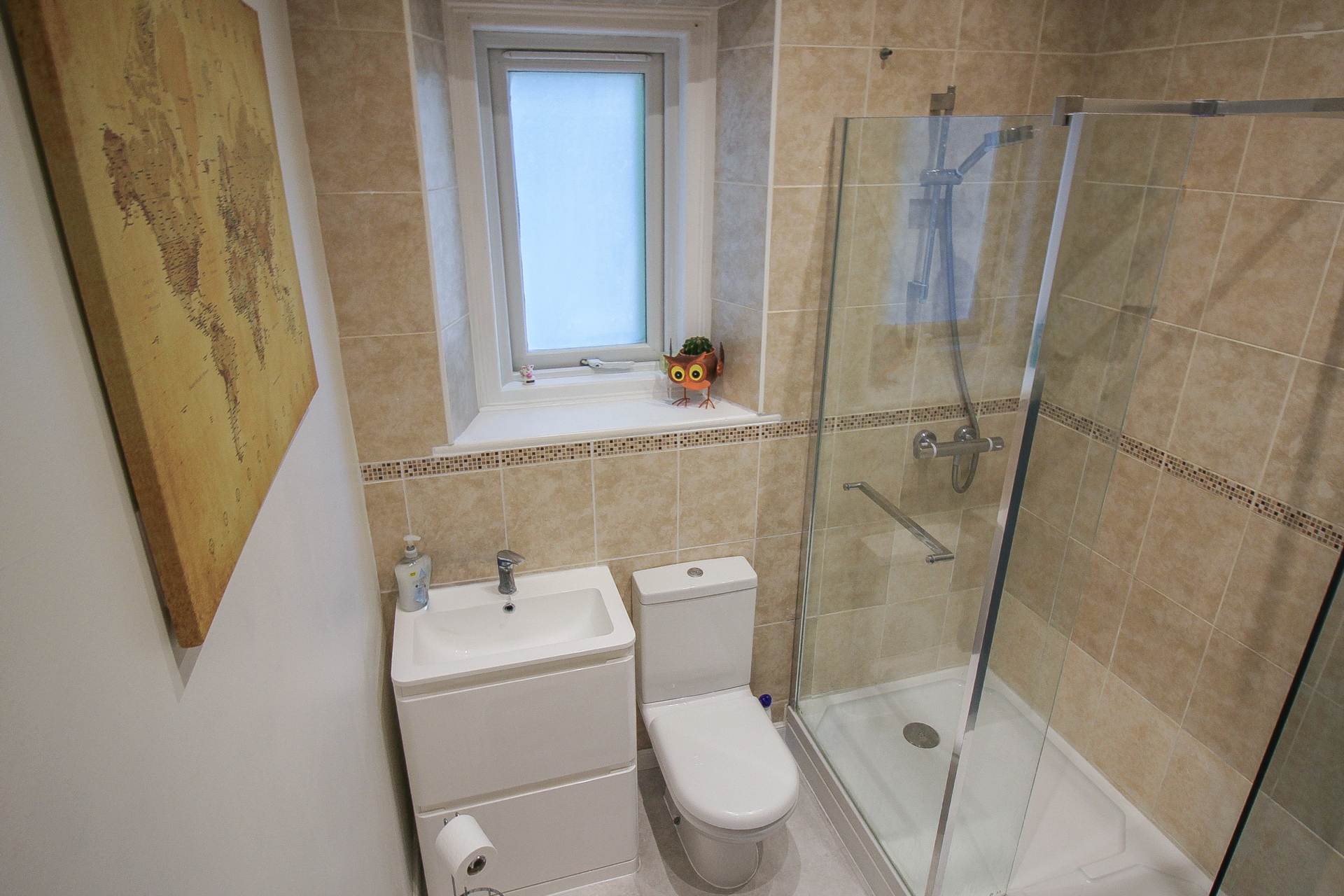 **Hill Road**Beautifully Presented**Two Bedrooms**Close to Town**Garage Parking**, Image 15