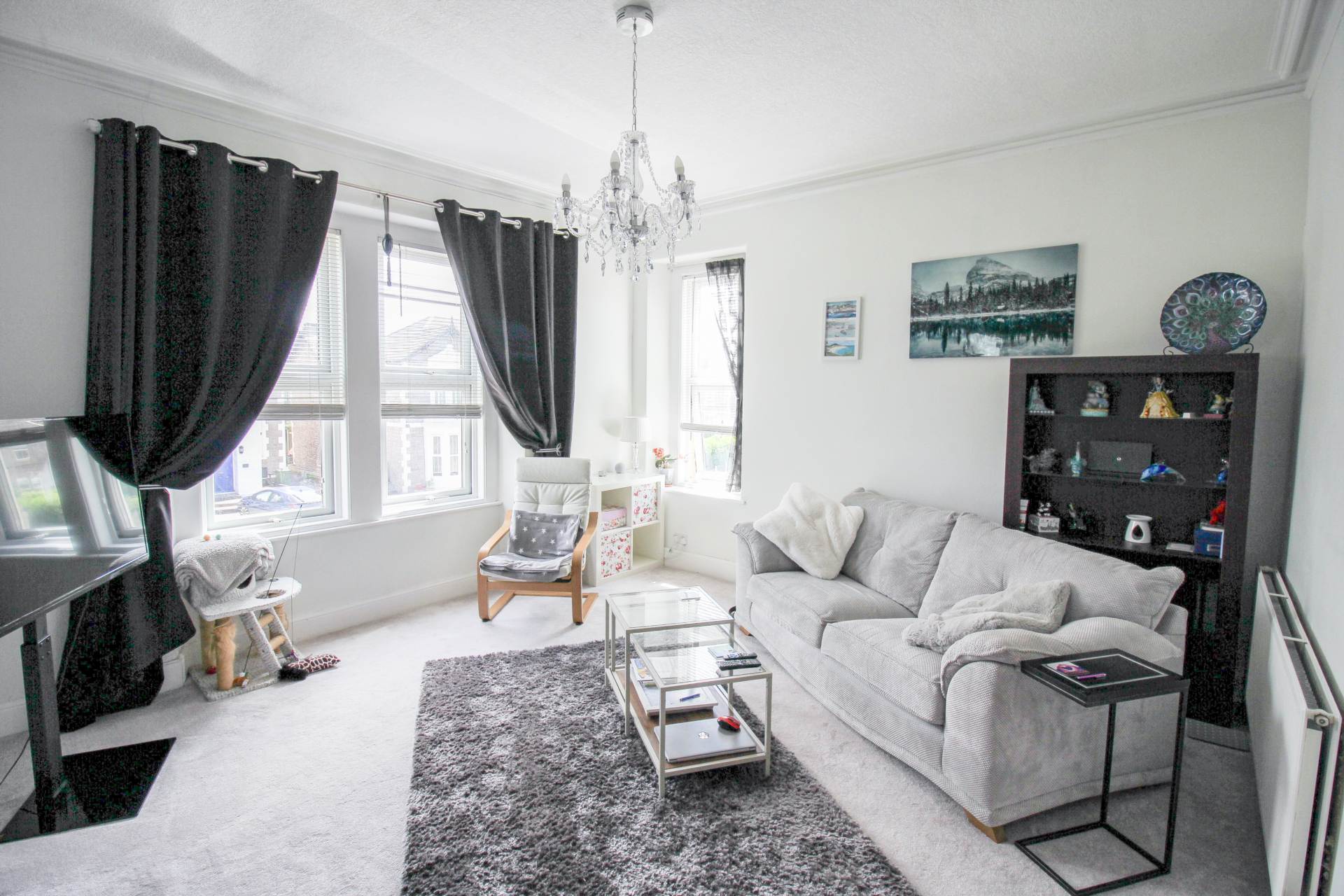 **Hill Road**Beautifully Presented**Two Bedrooms**Close to Town**Garage Parking**, Image 7