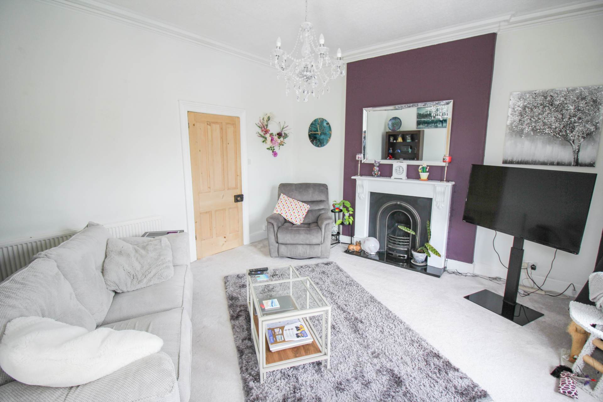 **Hill Road**Beautifully Presented**Two Bedrooms**Close to Town**Garage Parking**, Image 8