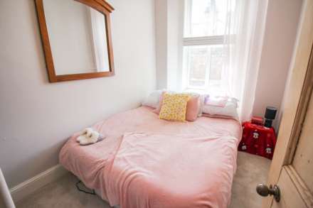 **Hill Road**Beautifully Presented**Two Bedrooms**Close to Town**Garage Parking**, Image 13