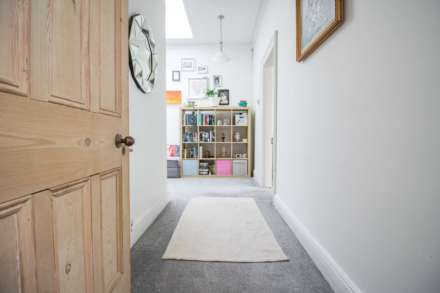 **Hill Road**Beautifully Presented**Two Bedrooms**Close to Town**Garage Parking**, Image 3
