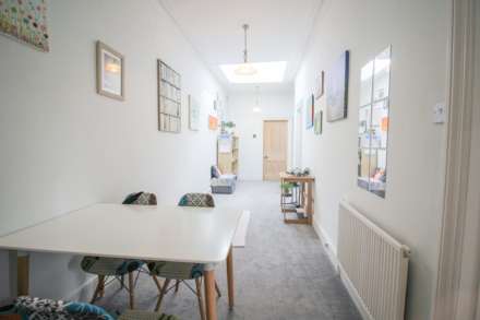 **Hill Road**Beautifully Presented**Two Bedrooms**Close to Town**Garage Parking**, Image 5