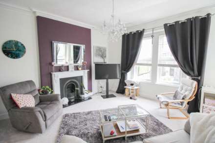 **Hill Road**Beautifully Presented**Two Bedrooms**Close to Town**Garage Parking**, Image 6