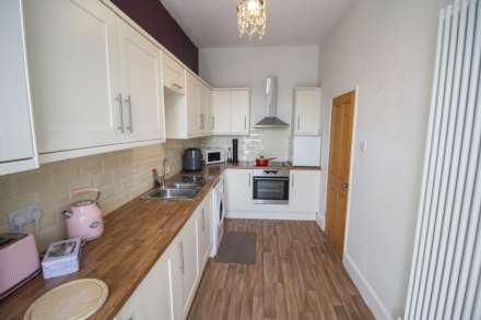 **Hill Road**Beautifully Presented**Two Bedrooms**Close to Town**Garage Parking**, Image 9