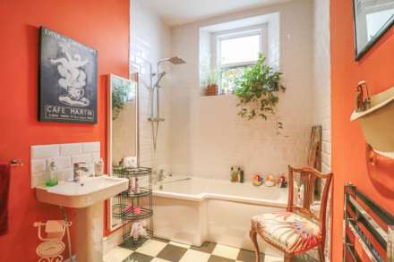 Bristol Road Lower, Hillside - Superb Victorian Flat, Image 16