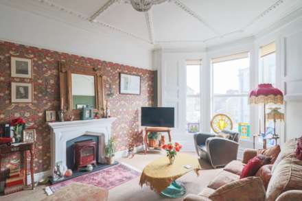 Bristol Road Lower, Hillside - Superb Victorian Flat, Image 8