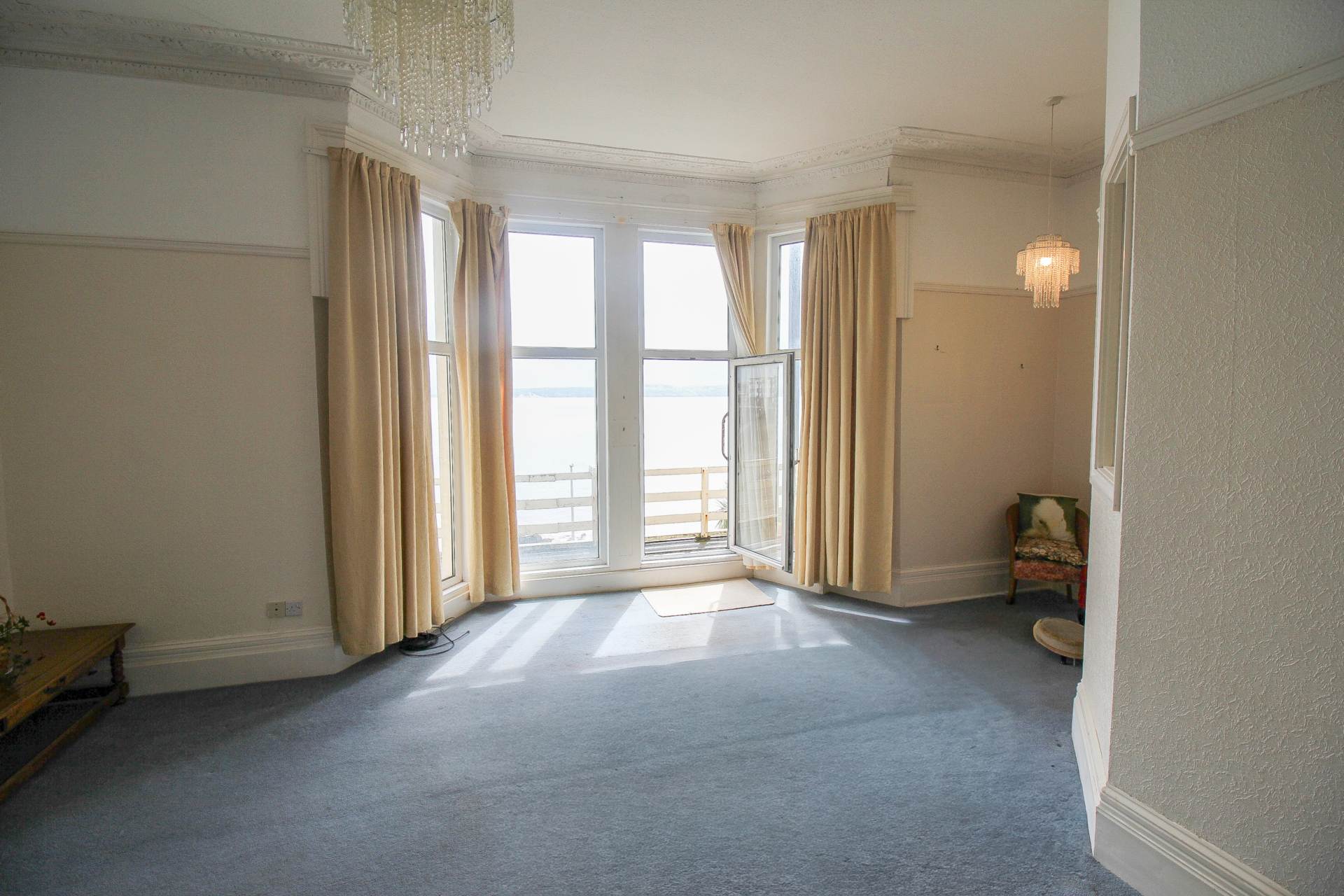 **Sea Front Location**Period Ground Floor Flat**Balcony with Amazing Coastal Views**, Image 7