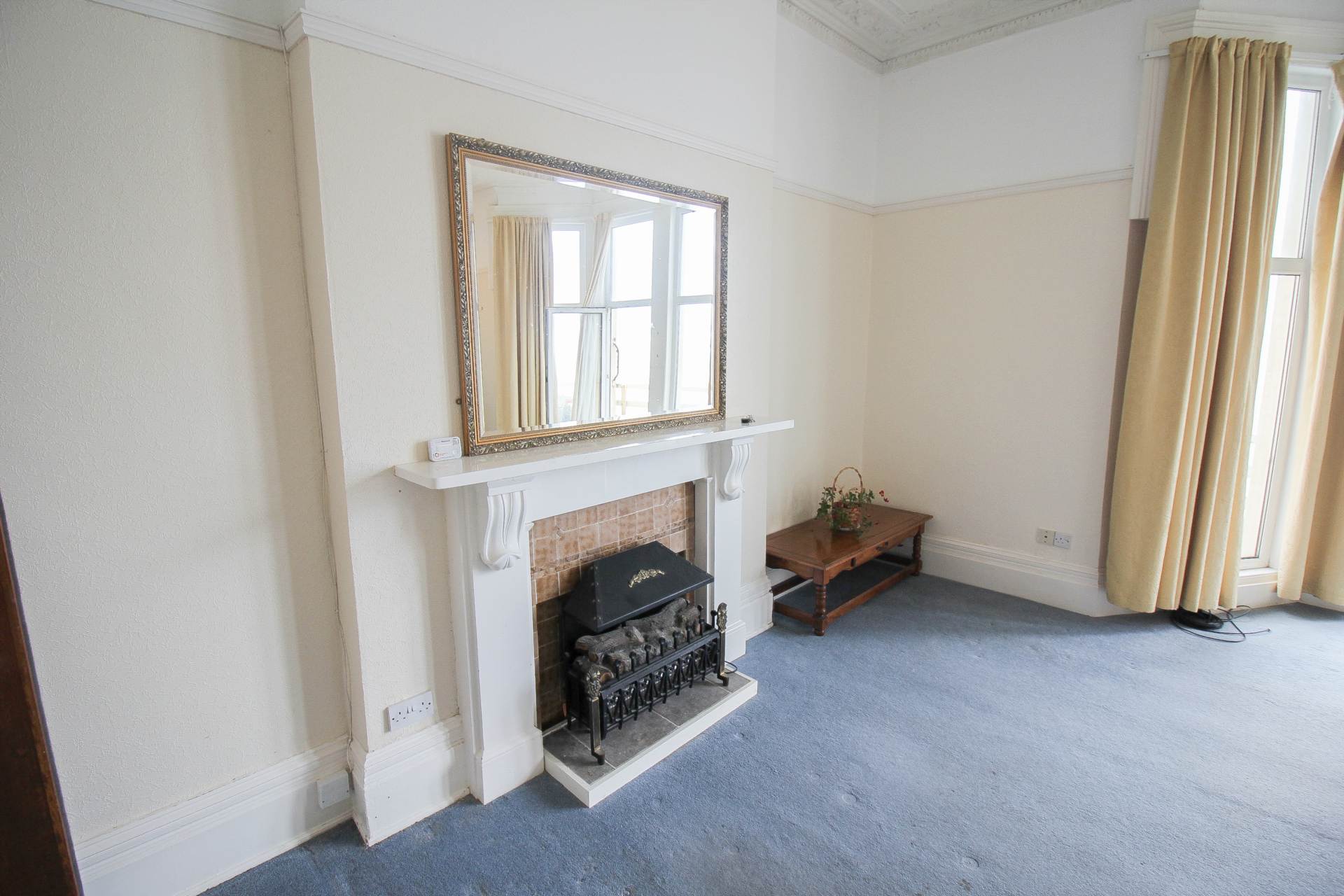 **Sea Front Location**Period Ground Floor Flat**Balcony with Amazing Coastal Views**, Image 8