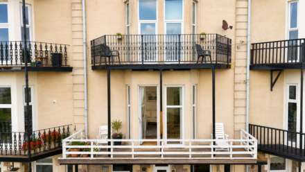 **Sea Front Location**Period Ground Floor Flat**Balcony with Amazing Coastal Views**, Image 3