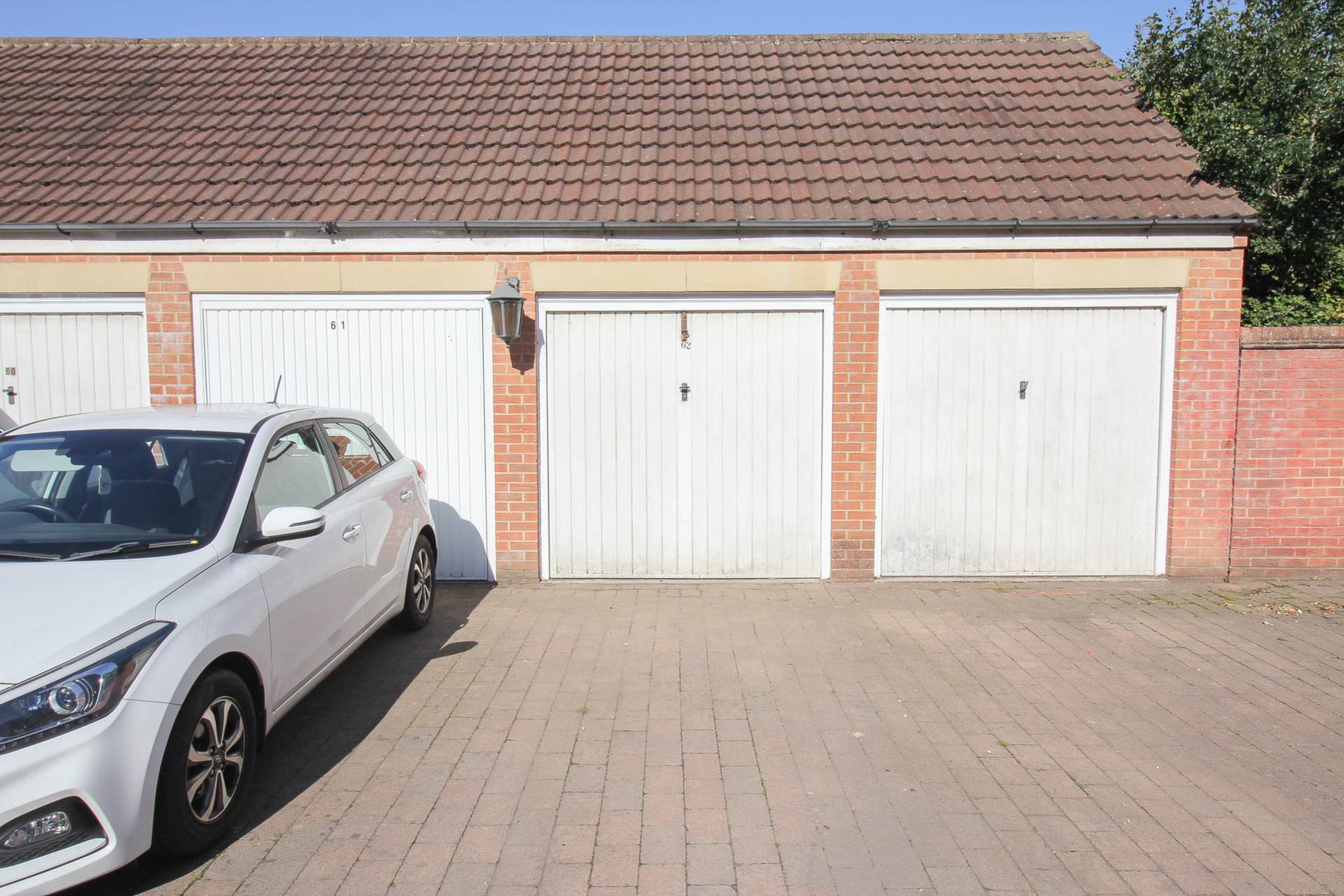 Locking Castle**Two Double Bedrooms**Garage & Parking**Excellent M5 Access**Communal Gardens**, Image 12