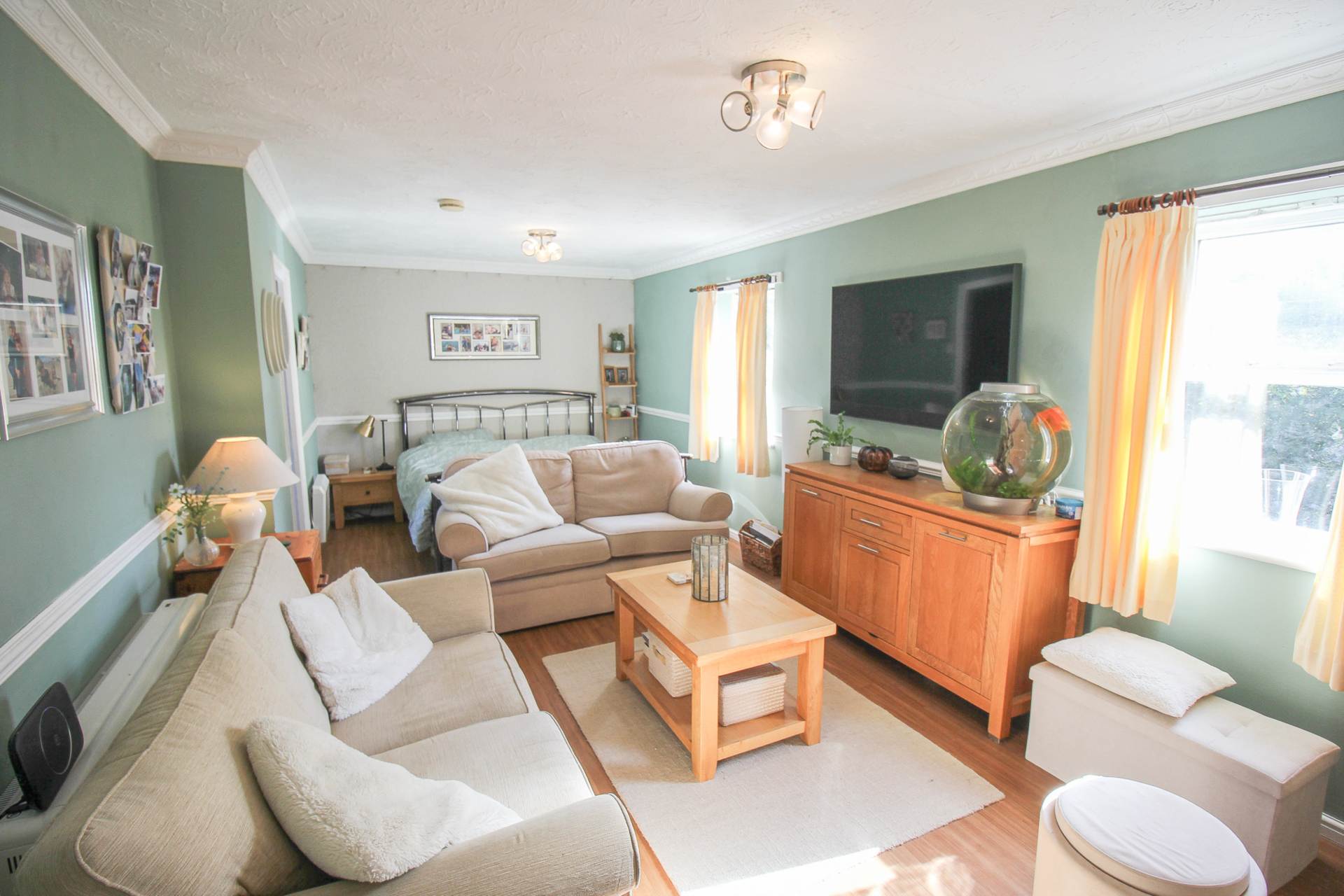 Locking Castle**Two Double Bedrooms**Garage & Parking**Excellent M5 Access**Communal Gardens**, Image 3