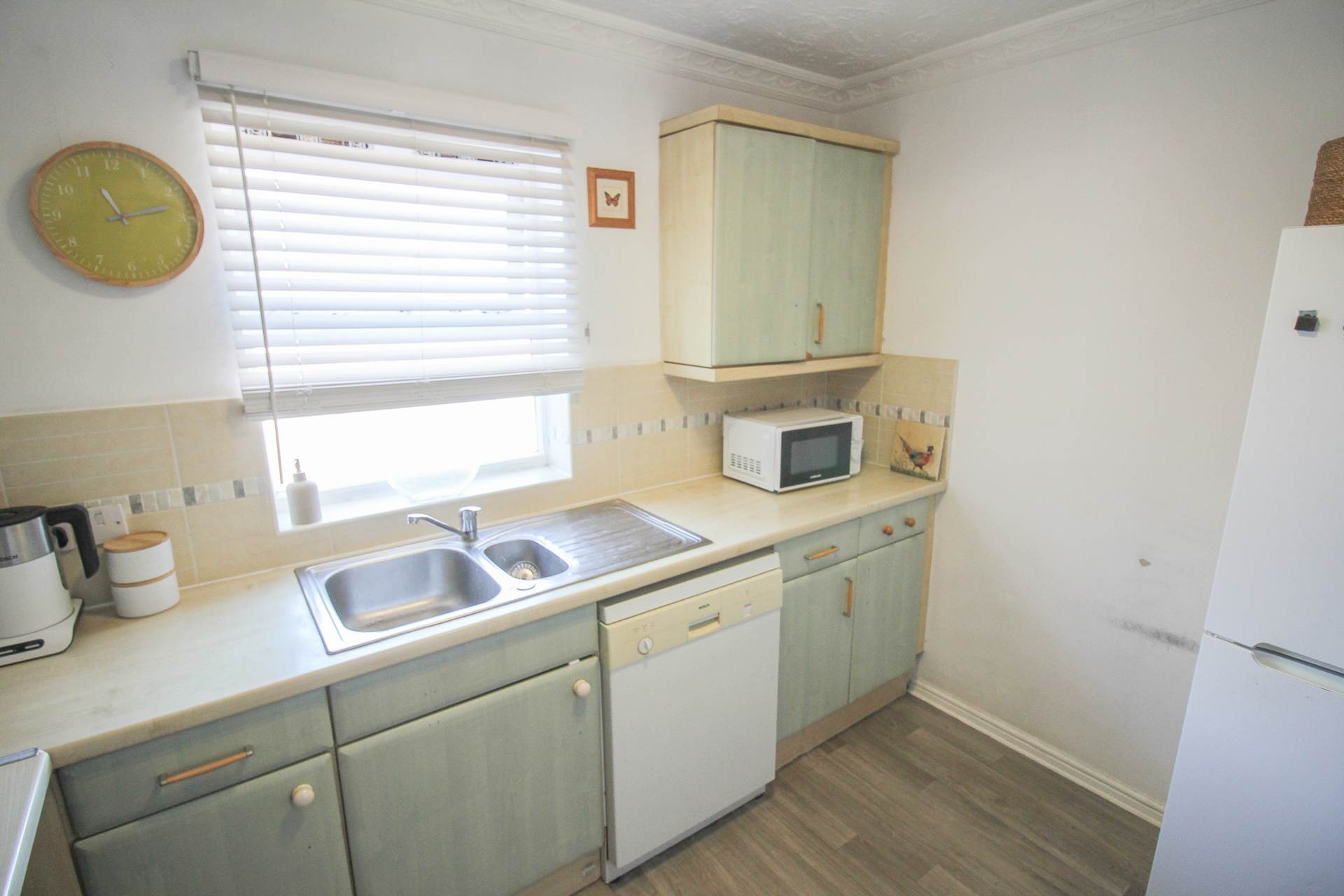 Locking Castle**Two Double Bedrooms**Garage & Parking**Excellent M5 Access**Communal Gardens**, Image 6