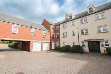 Locking Castle**Two Double Bedrooms**Garage & Parking**Excellent M5 Access**Communal Gardens**