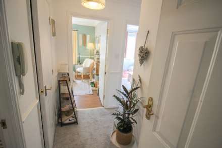 Locking Castle**Two Double Bedrooms**Garage & Parking**Excellent M5 Access**Communal Gardens**, Image 2