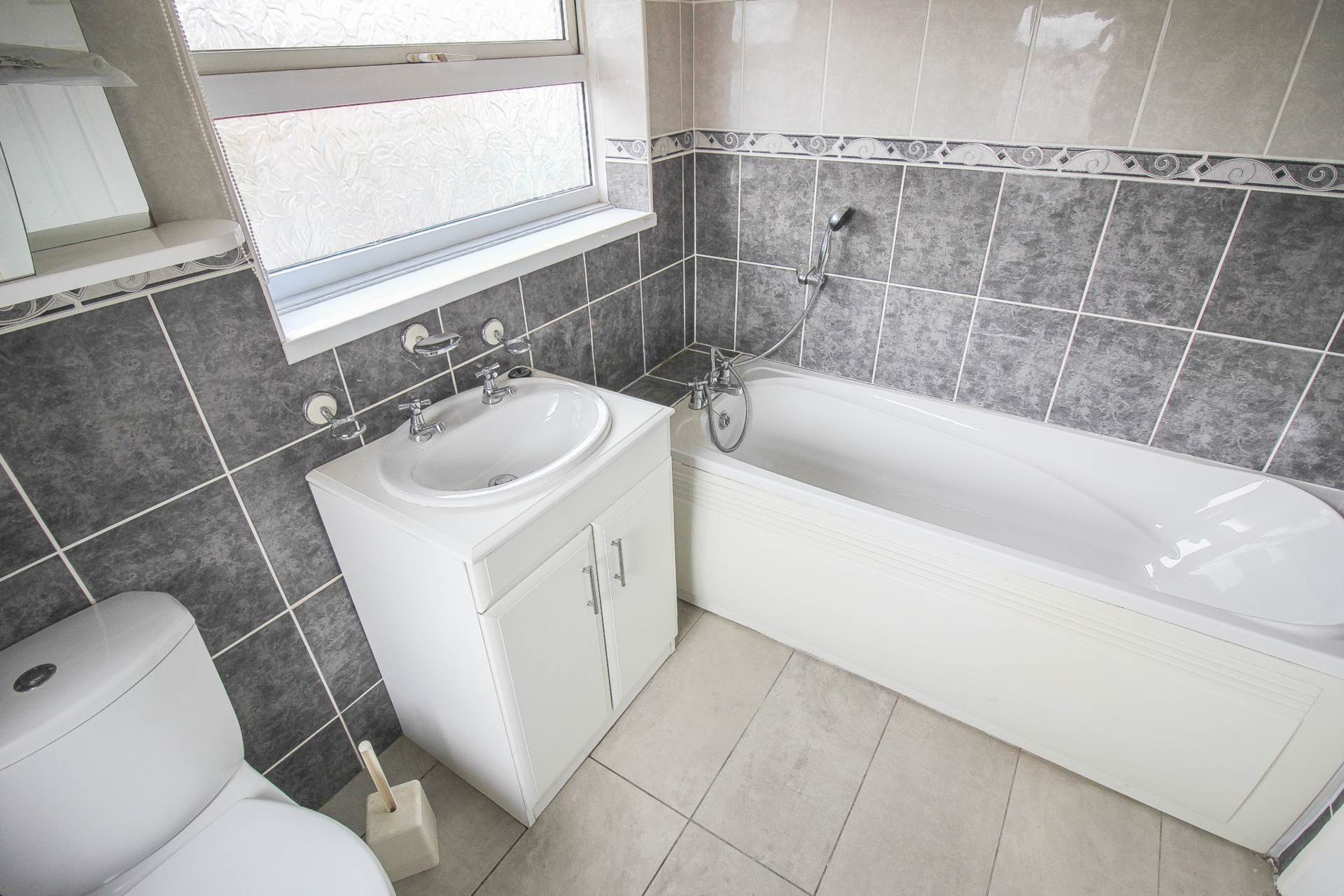 WSM**1600 SQ FT**4 BEDROOMS**3 RECEPTION AREAS**LARGE GARAGE/ELEC DOOR**, Image 16